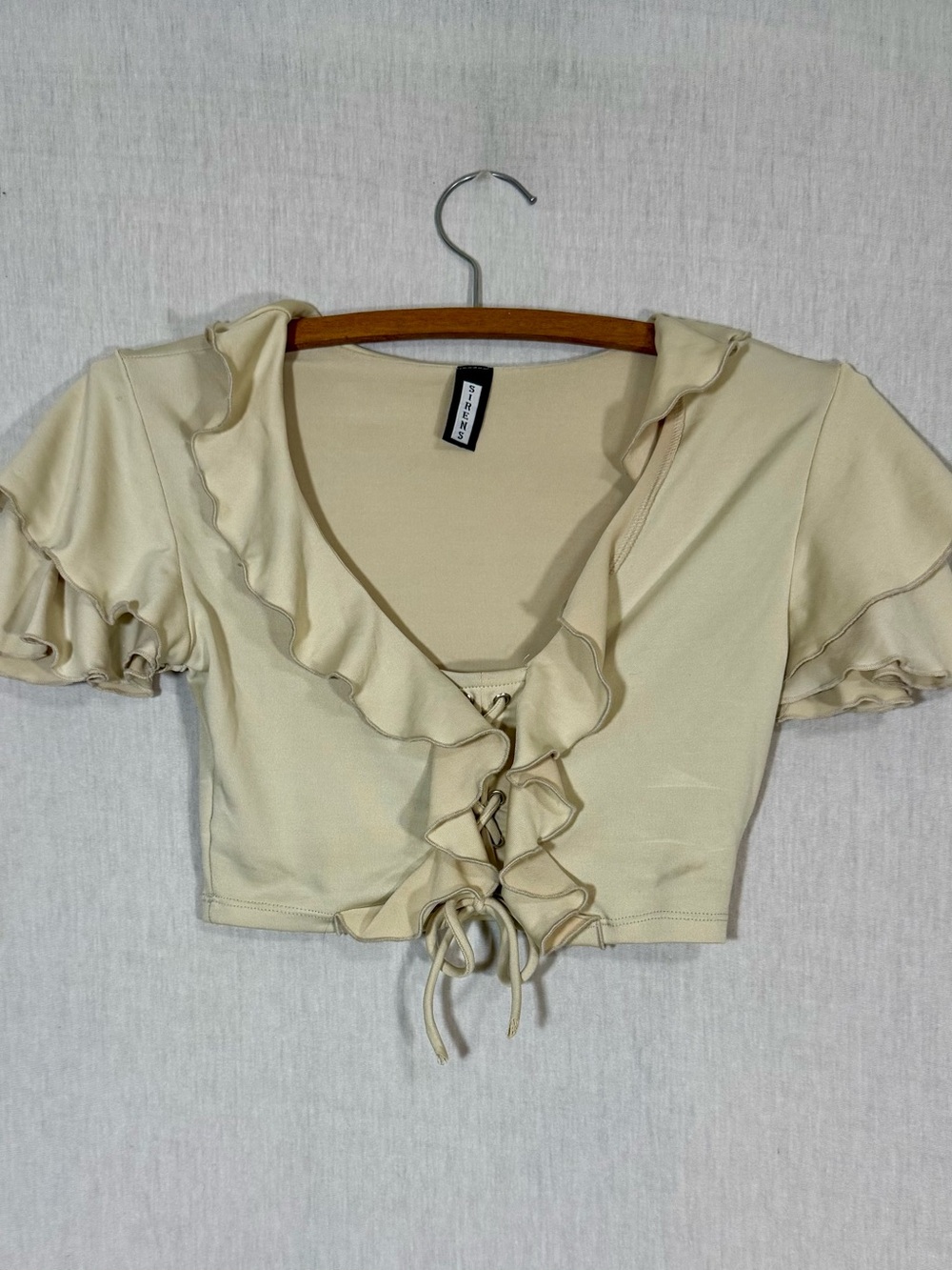 Sirens size S Ruffle lace Front Crop Top - Cream
